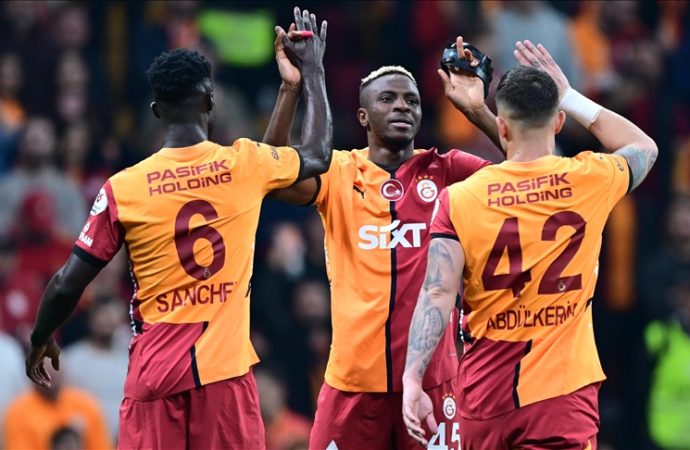 Galatasaray dolu dizgin