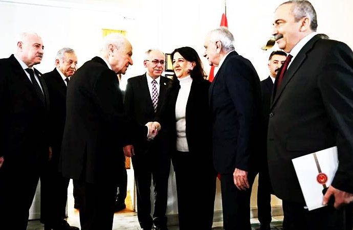 MHP: Bahçeli’nin çağrısı, bir siyasi proje değildir; zorunlu bir siyasi dönüşümün işaret fişeğidir