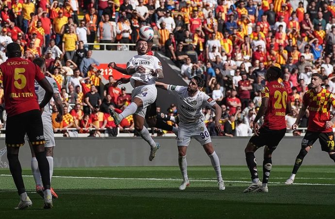 Göztepe-Eyüpspor puanları paylaştı