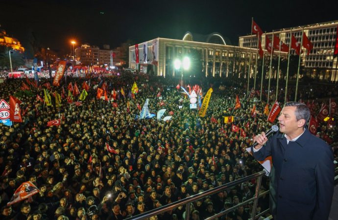 CHP sokağa çıktı, Saraçhane’de dev bir miting yaptı