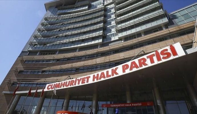 Kayyım endişesi CHP’ye olağanüstü kurultay kararı aldırdı