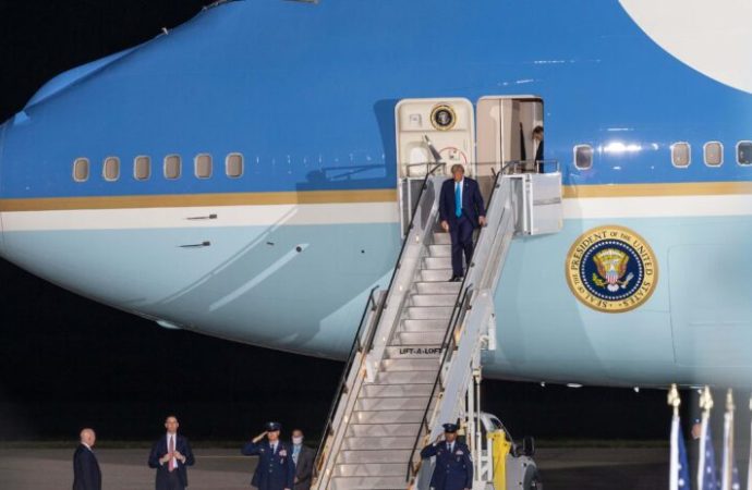 Katar Emiri, Donald Trump’a 400 milyon dolarlık uçak hediye ediyor, o da alıp Air Force One yapacak