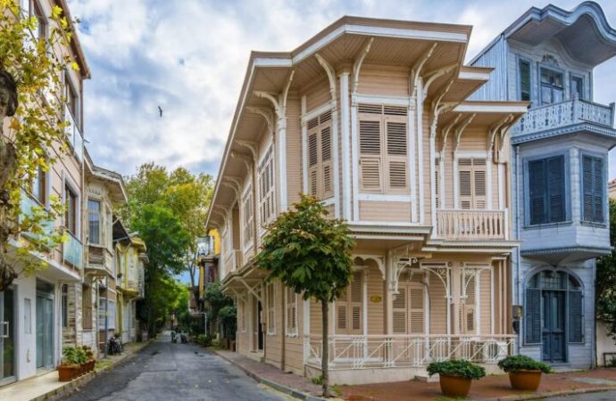 Büyükada: Nar Köşk’ün Terasında Kalan Kalbim