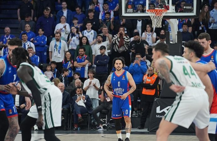 Efes kaybetti, son şampiyon Panathinaikos, seride 2-1 öne geçti