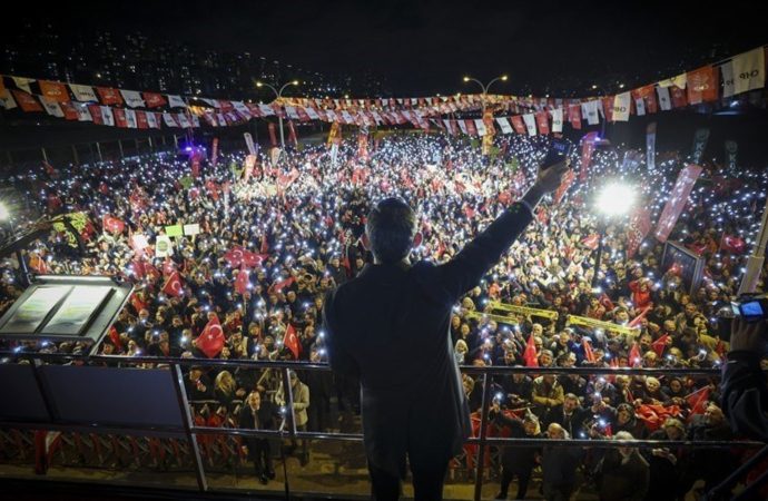 AKP’nin İstanbul’daki kalesinde CHP mitingi!