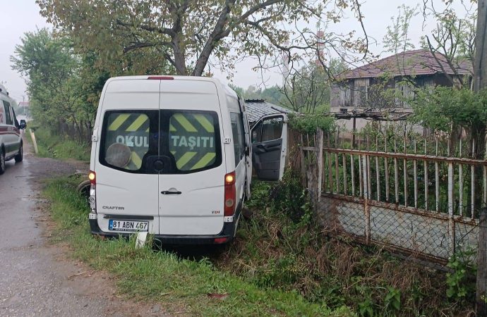 İşçi bayramında işçi servisi kazası: Sekiz yaralı