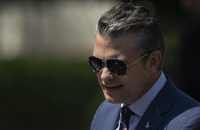 ABD’de Demokratlar bastırıyor: Savunma Bakanı Hegseth’i de at
