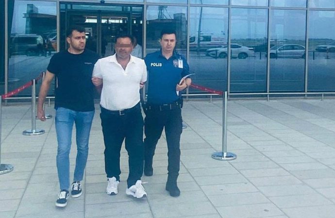Interpol arıyordu, Çukurova Havalimanı’nda yakalandı