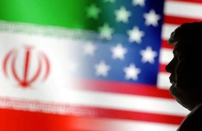 Trump İran’dan petrol alan ülkeleri yaptırımla tehdit etti