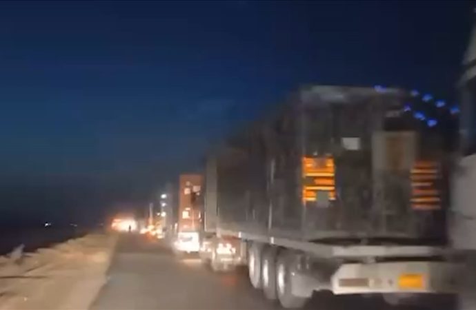 Amerikan askerleri Suriye’de Deyrizor’dan Haseke’ye çekiliyor