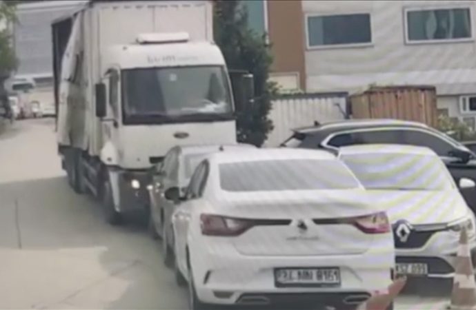 Freni patlamış kamyon gibi daldı: Freni boşalmış bir kamyondu