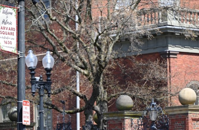 Harvard Rektörü Garber, Trump’a cevap verdi: Vergi muafiyetinin kaldırılması yasa dışı