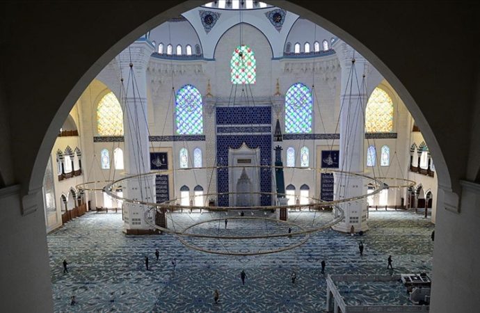 ‘Selatin cami hissi uyandırıyor’: Büyük Çamlıca Camisi altı yaşında