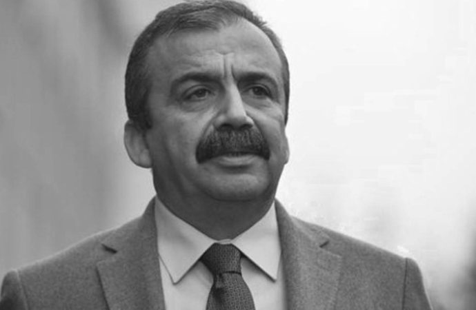 Sırrı Süreyya Önder pazartesi günü törenle toprağa verilecek