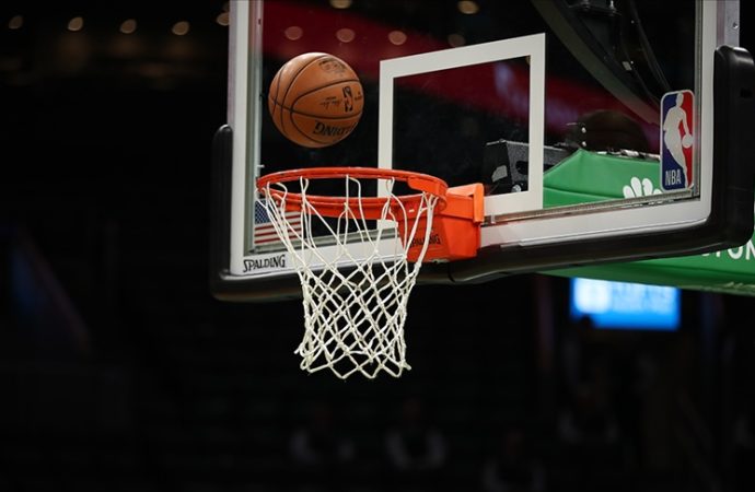 NBA’de Denver Nuggets konferans yarı finaline yükseldi