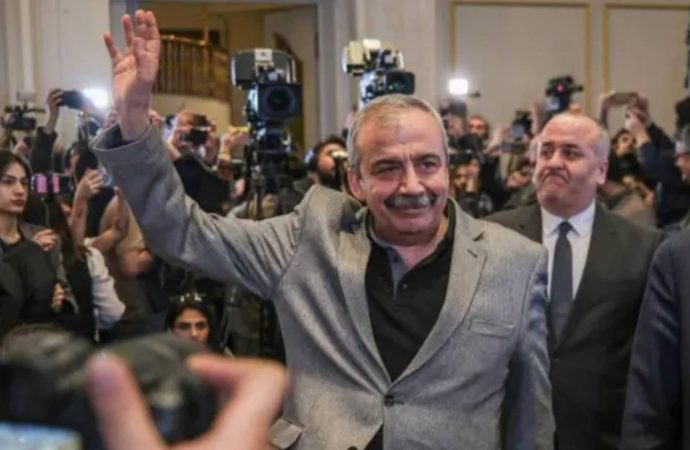 Sırrı Süreyya Önder için ‘sarı torba’ paylaşımı yapan Zafer Partisi’ne soruşturma