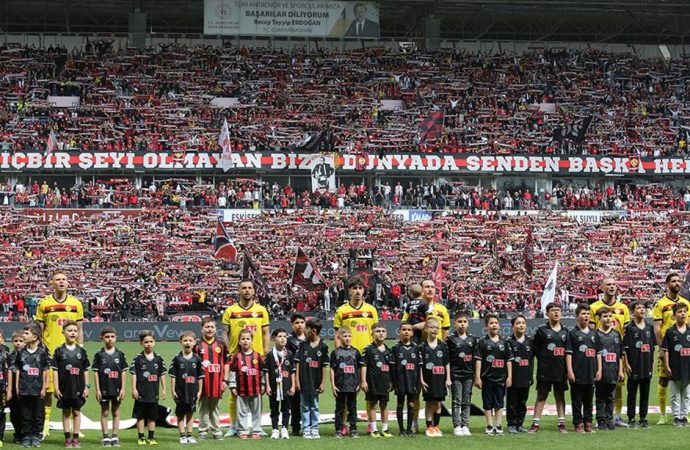 Eskişehirspor iki yıl sonra yeniden profesyonel ligde