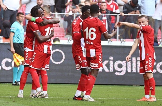 Samsunspor, Eyüpspor’u devirdi: Üçüncülük için sonuna kadar mücadele