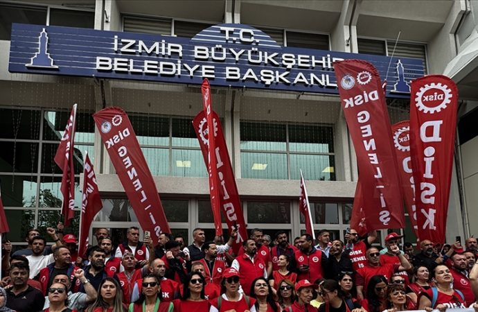 İzmir’de Büyükşehire grev kararı asıldı, Konak Belediyesi’nde grev başladı