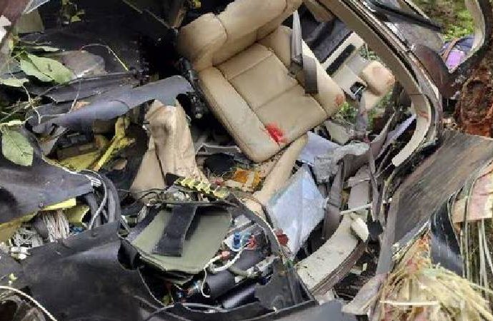 Hindistan’da helikopter düştü: Beş ölü, iki yaralı