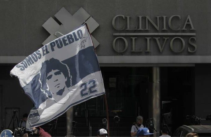 Maradona baskını: Tedavi gördüğü klinikte yüzlerce belgeye el kondu