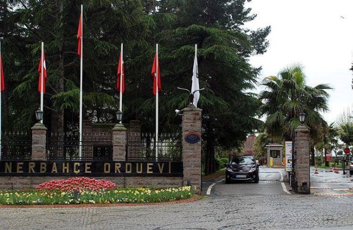 Bazı emekli askerlerin orduevine girişi yasaklandı, MSB ‘mevzuat gereği’ dedi