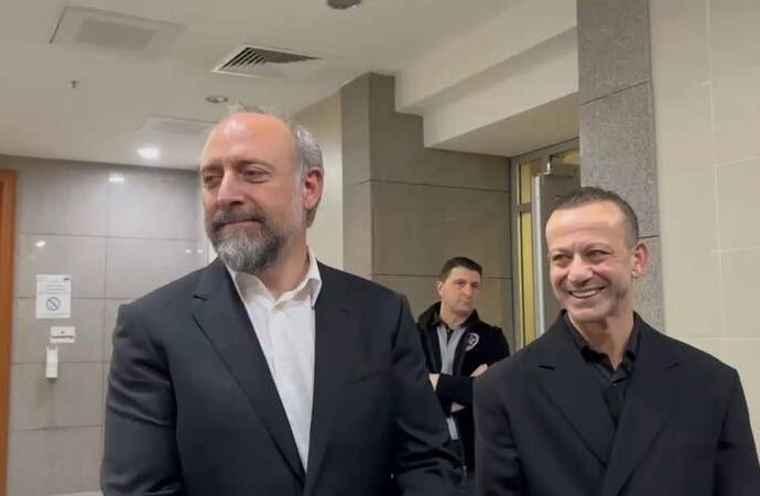 Gezi’de “yalan tanıklık” suçlaması: Halit Ergenç ve Rıza Kocaoğlu hâkim karşısına çıktı