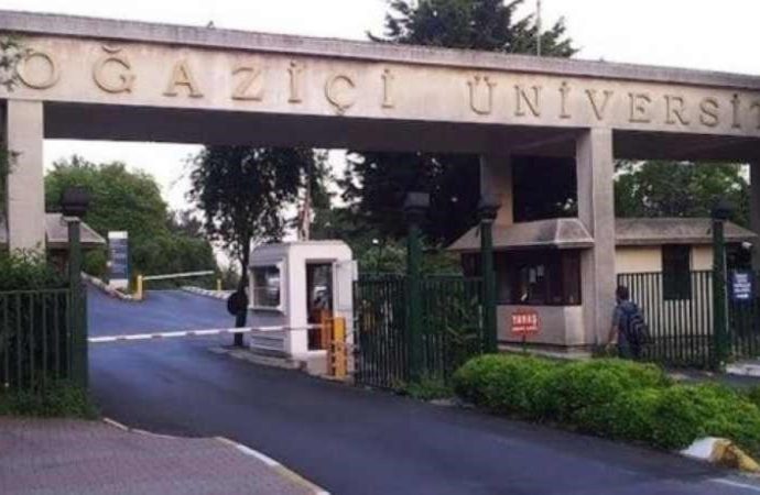 Türkiye’yti günlerce konuşturan Boğaziçi’nde Kabe fotoğrafı davasında herkes beraat etti