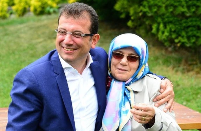 Ekrem İmamoğlu’ndan duygulandıran Anneler Günü paylaşımı: ‘Özledim Anne’