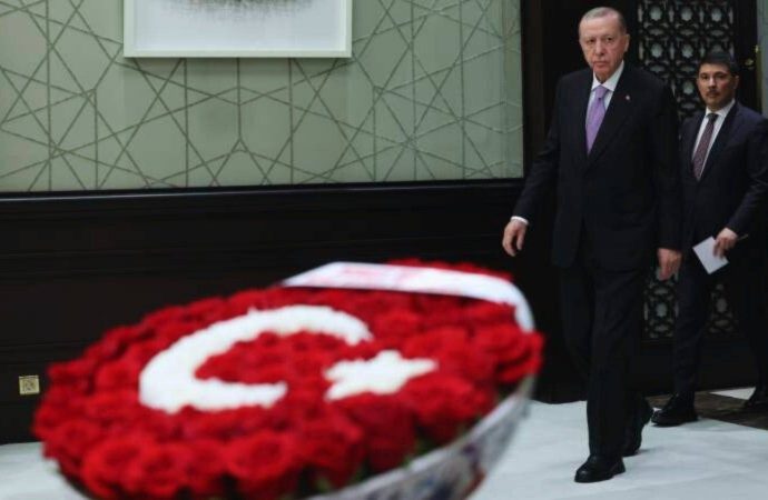 Bahçeli kabineye çiçek yolladı