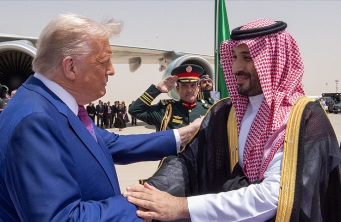 Trump Orta Doğu turunun ilk ayağı Suudi Arabistan’da