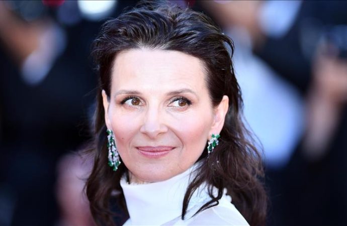 Binoche Cannes Film Festivali’nde Gazze’de öldürülen Filistinli gazeteci Hasune’yi andı