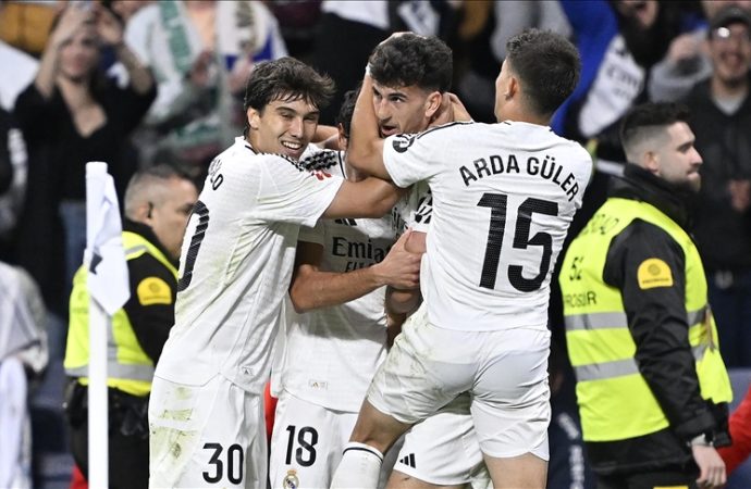 Real Madrid 3 puanı son dakikada kurtardı