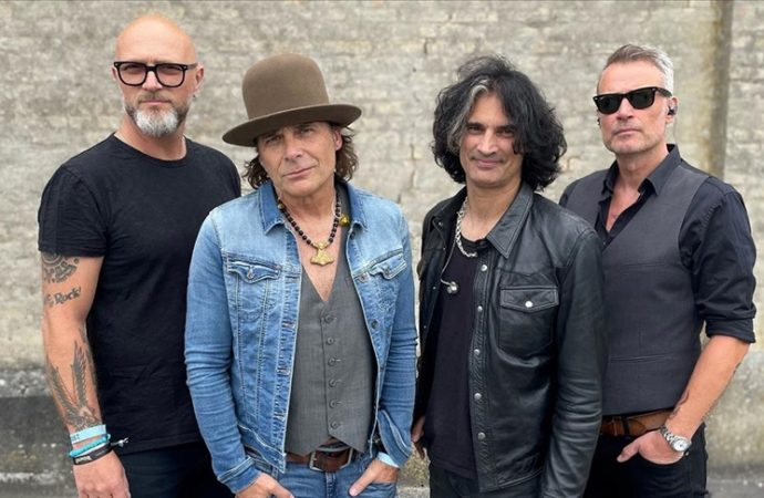 White Lion grubu İstanbul’da konser verdi