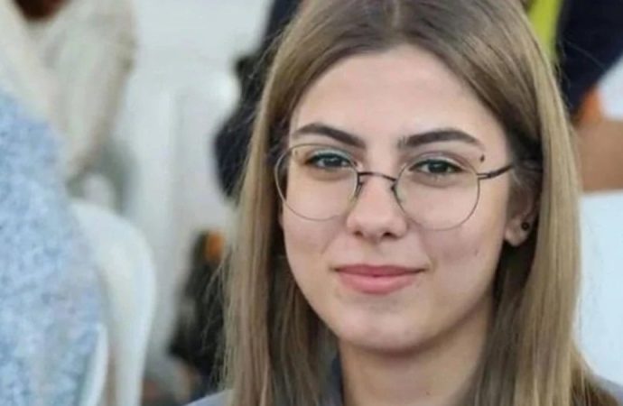 Nihayet: İmamoğlu protestosunda tutuklanan Esila Ayık tahliye edildi