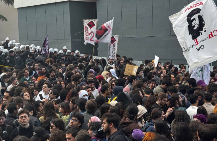Boğaziçi Üniversitesi’nde tutuklanan altı öğrenciden biri serbest