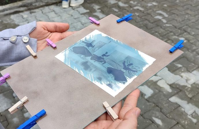 Litvanyalı fotoğraf sanatçısı Samsun’da ‘güneş baskı’ tekniğini öğretti