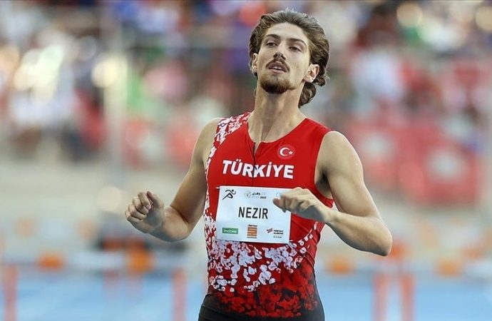 400 metre engellide Katar’da gümüş madalya