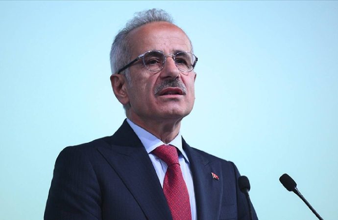 Ulaştırma Bakanı övünmek için söyledi ama aslında internetteki vahim polis devletini itiraf etti