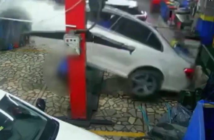 Araç tamircisinin korkunç ölümü: 2,5 tonluk aracın altında kaldı
