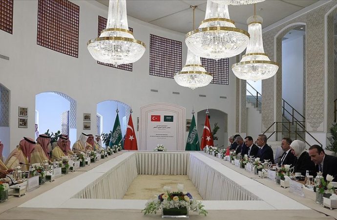 Fidan Riyad’da Suudi mevkidaşıyla görüştü