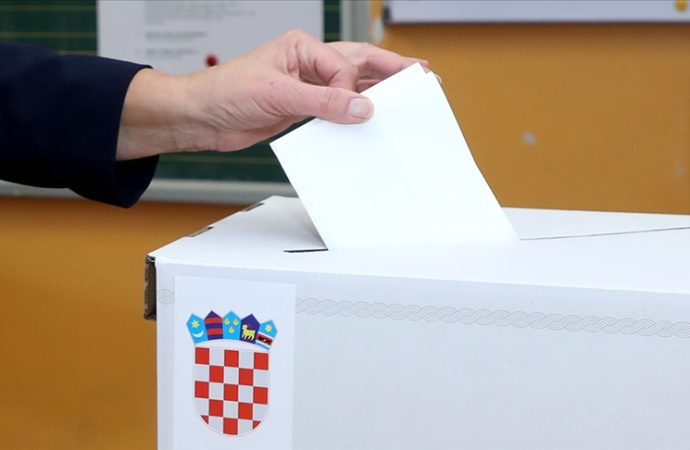 Avrupa’da dört ülkenin halkı sandık başında