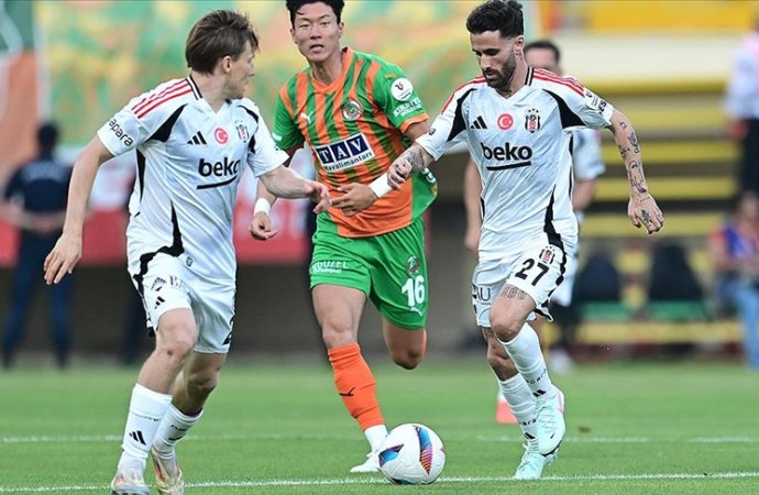 Beşiktaş üçüncülük yarışında yaralı