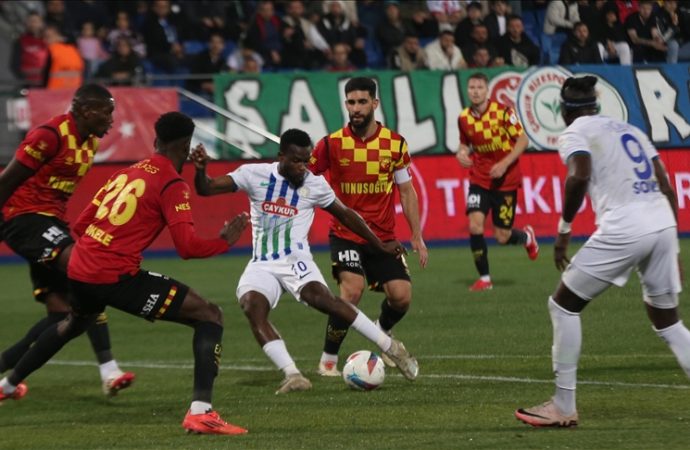 Rizespor gol oldu Göztepe’ye yağdı, ligde kalmayı garantiledi