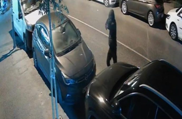 Maskeli dehşet: Tetikçi tuttu, eşinin dükkanını kurşunlattı
