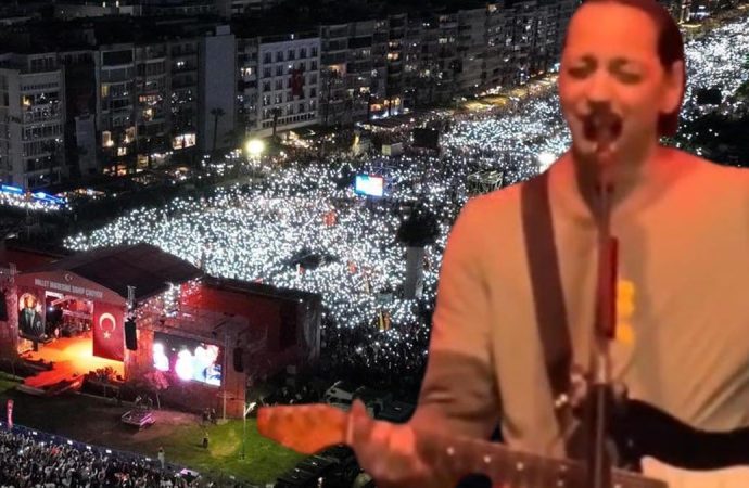 İhraç edilen teğmenlere konserde Duman’dan selam geldi