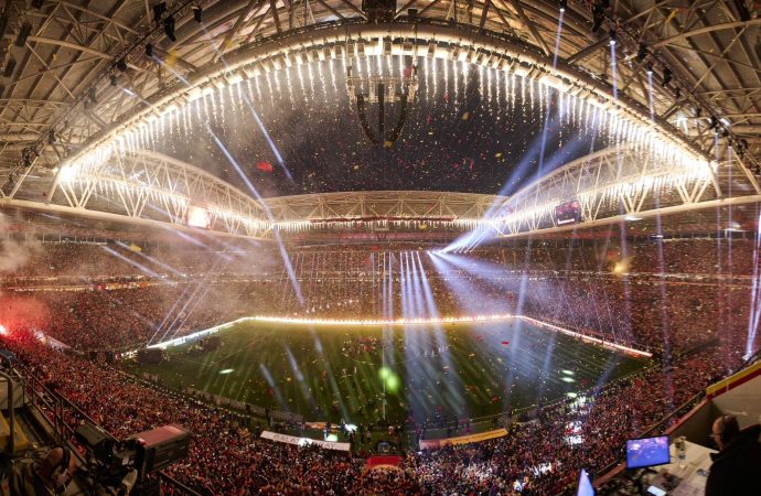 Şampiyon Galatasaray, 48 saatte 155 milyon liralık 5 yıldızlı ürün sattı