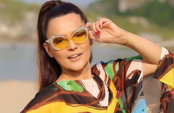Yine Bodrum: Demet Akalın da geldi, isyan etti: Kahvaltıya 1850 lira ödedim!