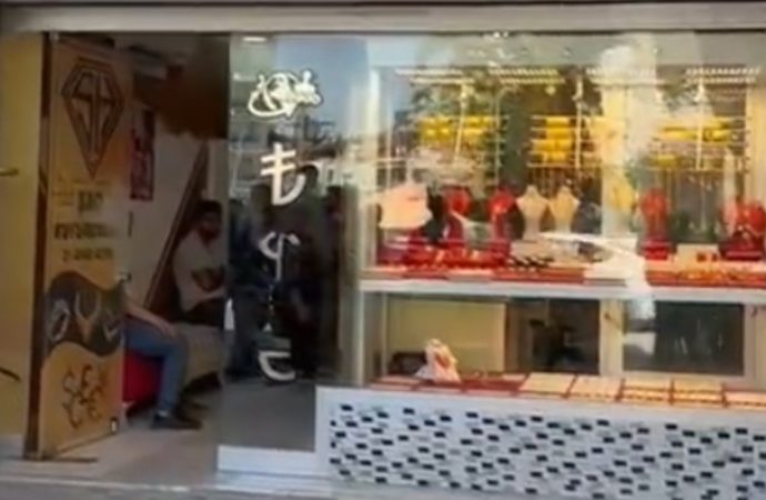 Soygun için girdiler, kuyumcuyu öldürdüler