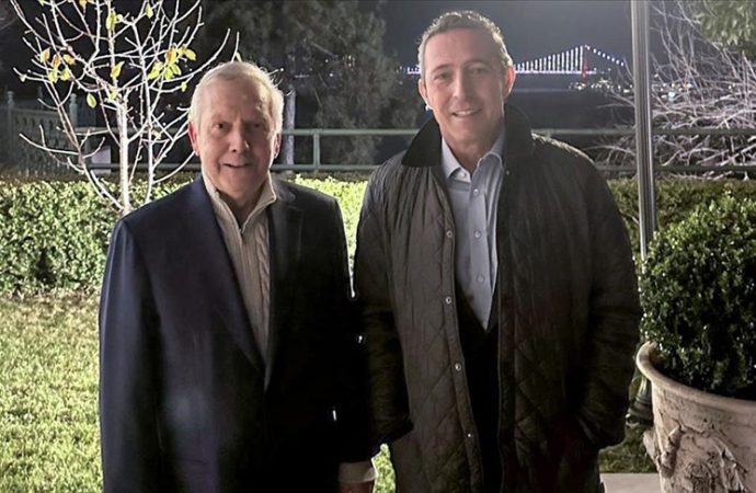 Kongre kararı alan Ali Koç, Aziz Yıldırım’a gitti